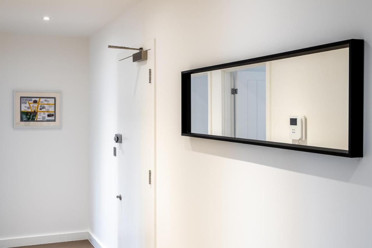 St Albans 2 Bed Luxury City Apartment, 5 Mins Walk To Train & Allocated Parking Εξωτερικό φωτογραφία