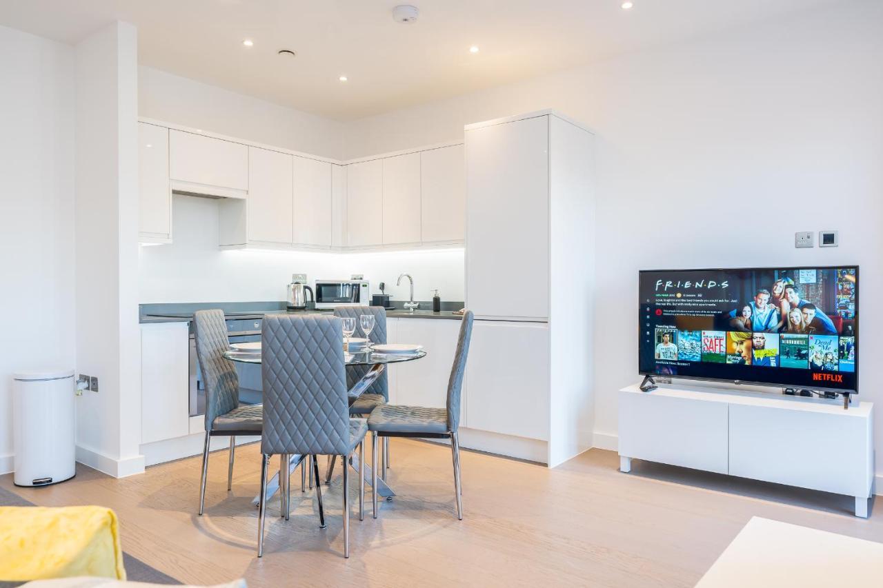 St Albans 2 Bed Luxury City Apartment, 5 Mins Walk To Train & Allocated Parking Εξωτερικό φωτογραφία